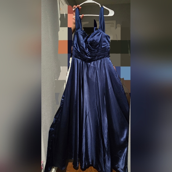 Navy, size 12/xl satin bridesmaid dress. - Picture 2 of 3